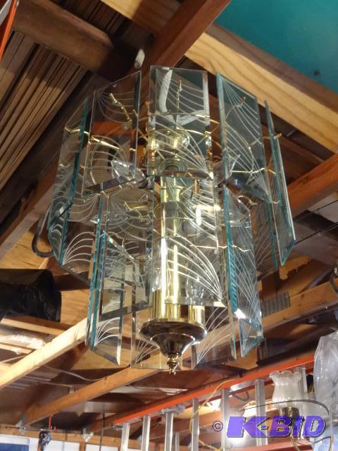 lot 61 image: Glass Chandelier 14 X 19...