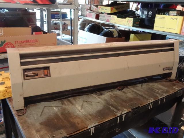lot 65 image: Embassy Thermomate Plus Base Board Heater 36&...