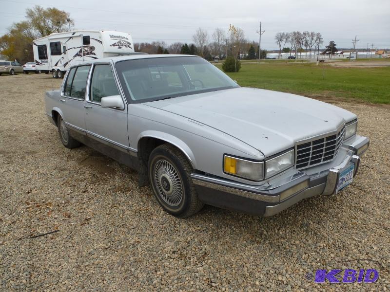1993 Cadillac De Ville Has 454 V8 engine, Au...