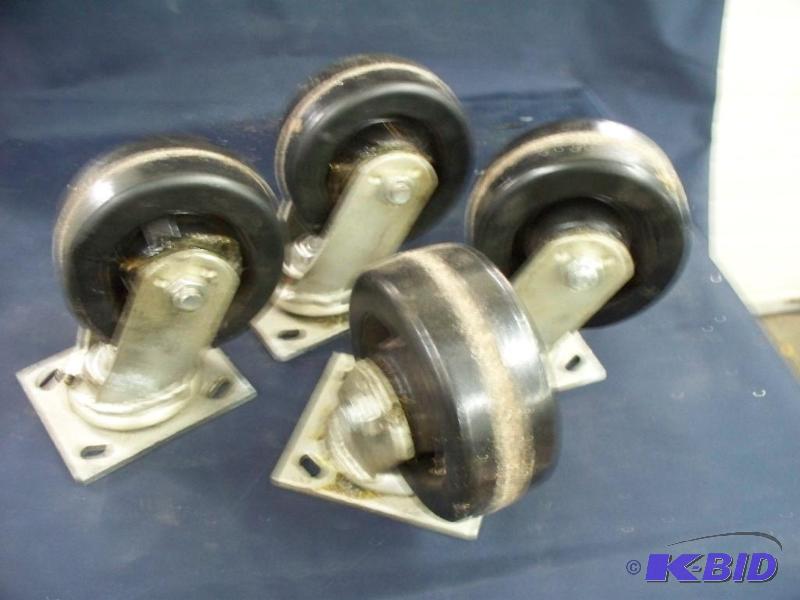 lot 18 image: Heavy Duty industrial roller caster grease ab...