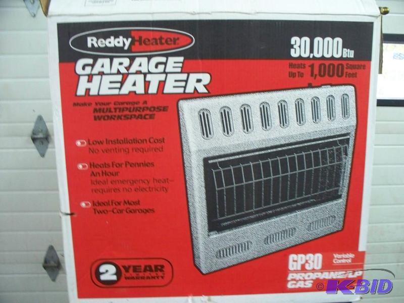 lot 60 image: Reddy Heater 30000 BTU Looks new in box...