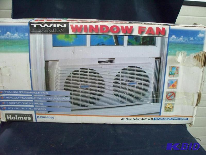 lot 68 image: Holmes Twin window fan new in box...