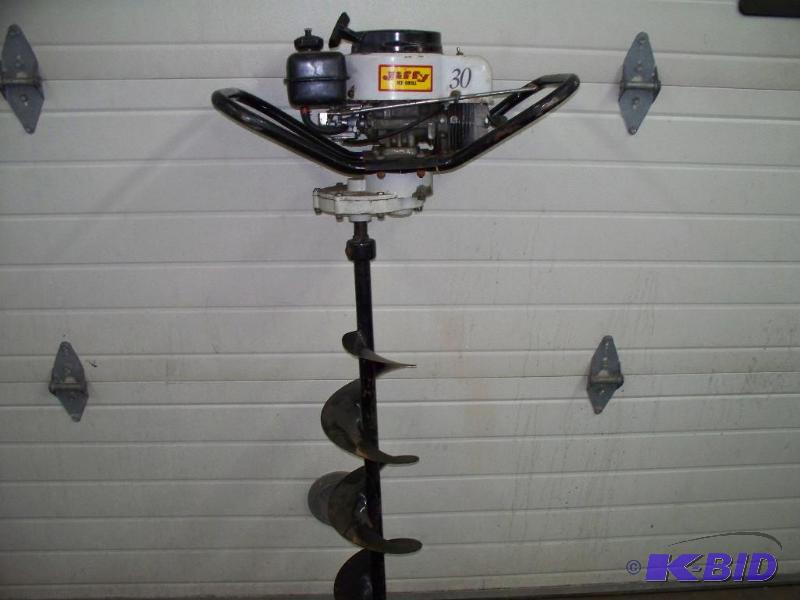 lot 7 image: 8 inch Jiffy auger used only few times then s...