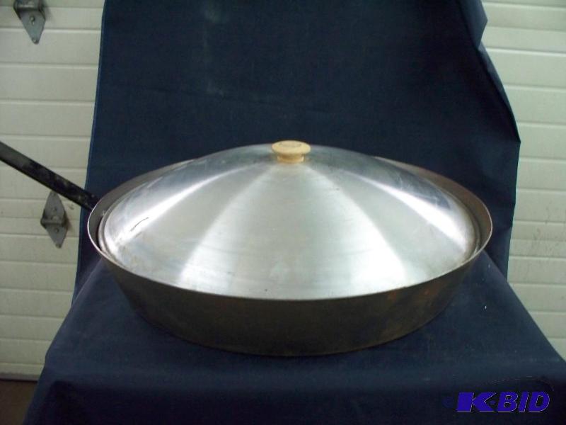 lot 82 image: 18 inch frying pan with lid...