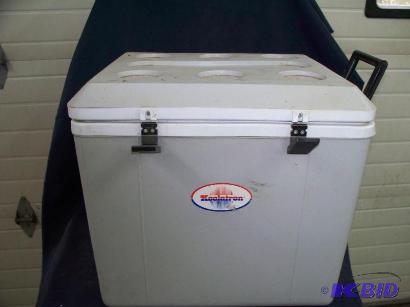 lot 95 image: Electric cooler with cord...