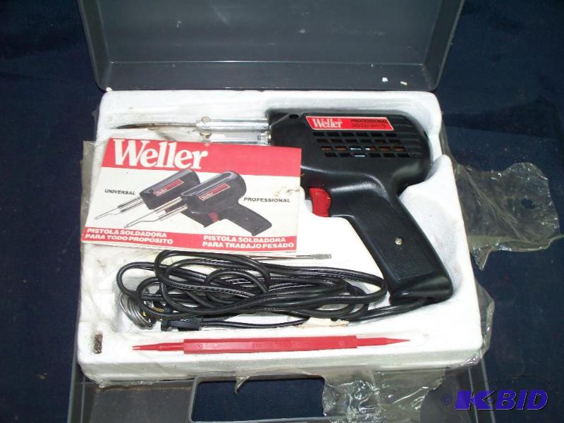 lot 99 image: Weller Soldering gun looks new...