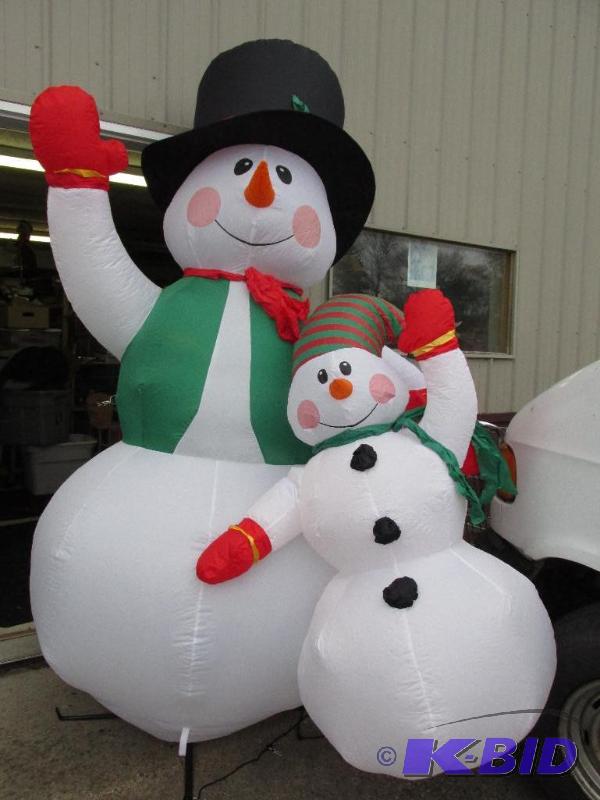 Very Large Snowman Display with 2 figures (Blower is included)