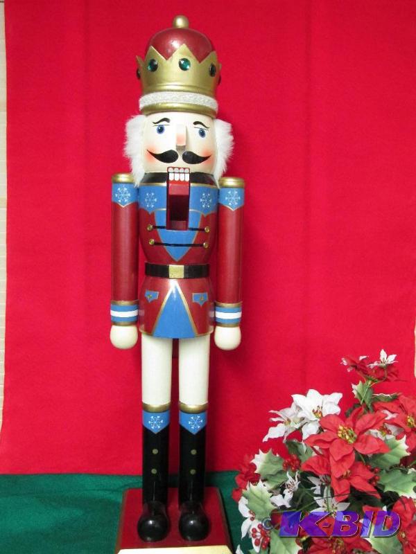 HUGE NUT CRACKER
