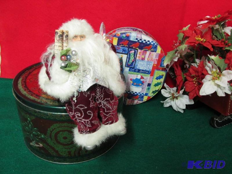 Wonderful Old Santa in a Beautiful Suit 