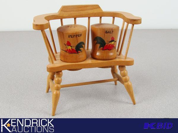 lot 102 image: Vintage Wood Salt and Pepper Shakers