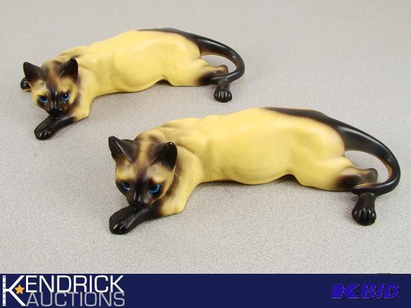 lot 123 image: 2 Vintage Siamese Cat Figurines