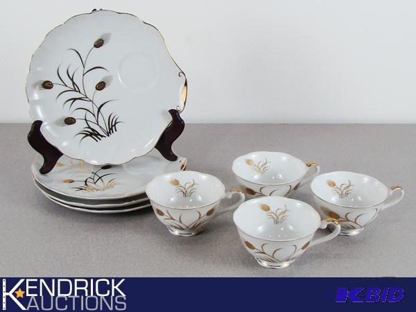 lot 150 image: 8 Piece Lefton Tea Set