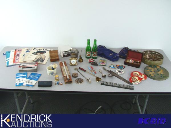 lot 197 image: Large Lot of Misc Collectibles