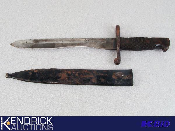 lot 26 image: Vintage M1941 Bolo Bayonet with Scabbard