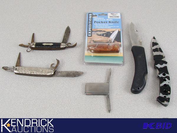 lot 28 image: Lot of Pocket Knives