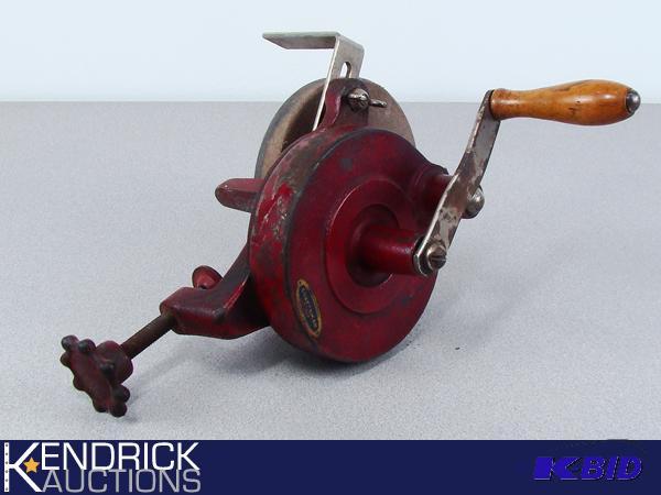 lot 47 image: Vintage Craftsman Hand Crank Grinding Tool