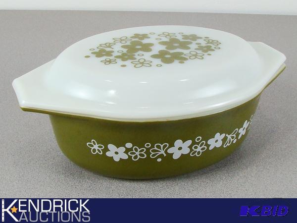 lot 58 image: Vintage Pyrex  1 12 Qt.Lidded Baking Dish