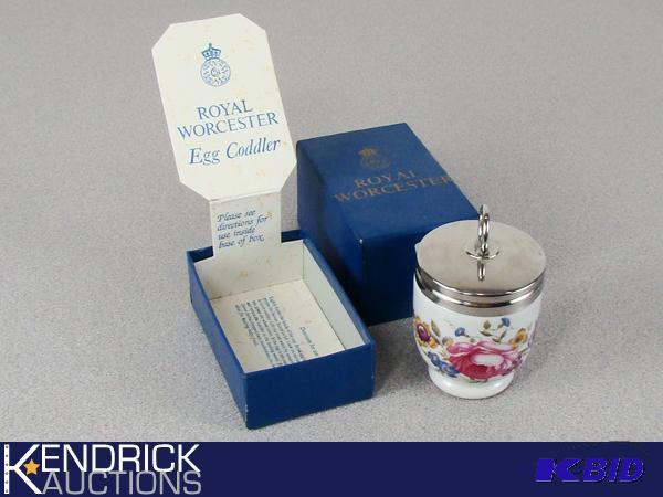 lot 64 image: New in Box Royal Worcester Porcelain Egg Cup