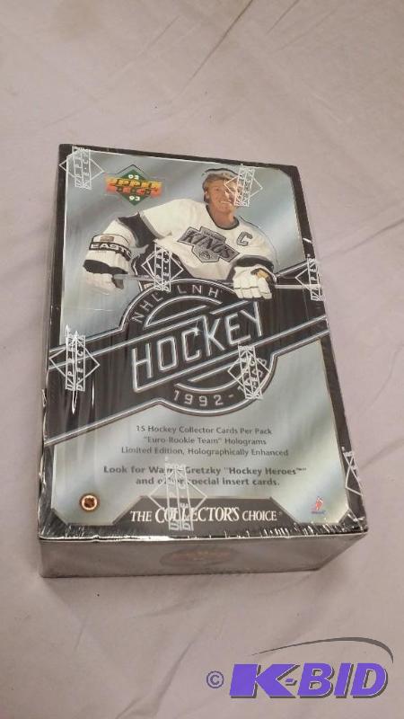 Factory sealed Upper Deck hockey 1992-93 seri...