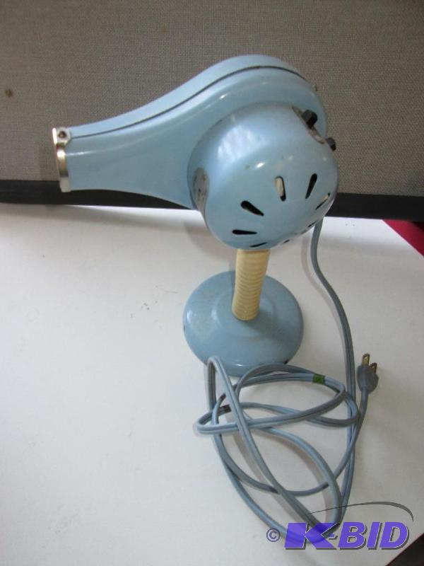 lot 1 image: Vintage Handy Hannah hair dryer with hot and ...