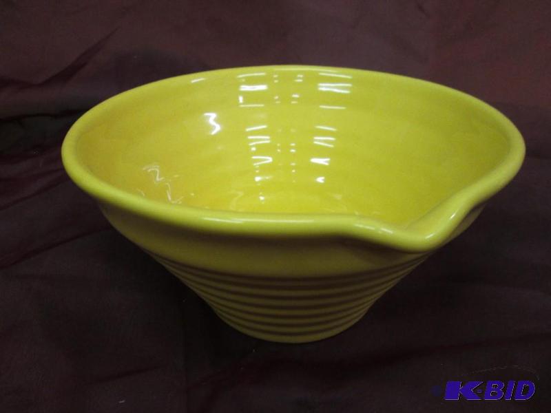 lot 107 image: Yellow bowl with spout, 7...