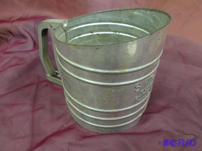 lot 117 image: Sift  Chine sifter...