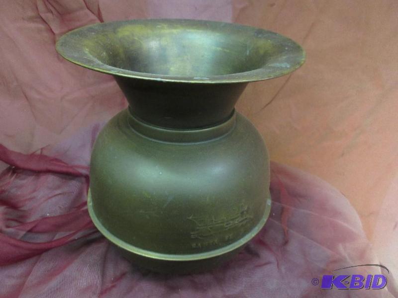 lot 136 image: Brass spitune, Santa Fe RR small dents, 10 ta...