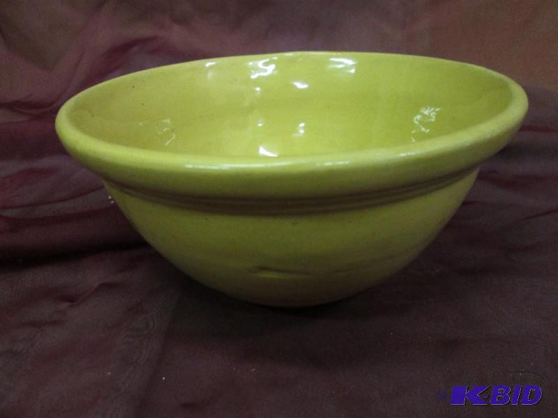 lot 158 image: Yellow bowl with spout, 7...