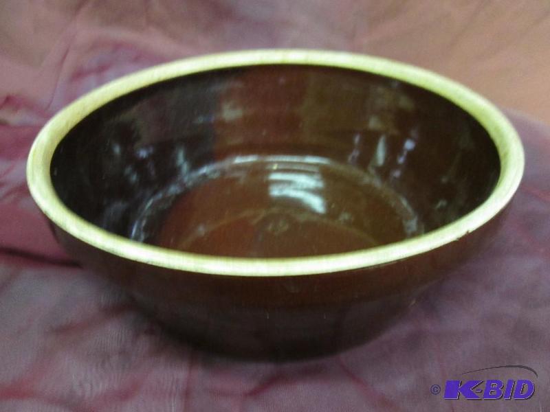 lot 173 image: Brownware bowl, 9.5 USA...