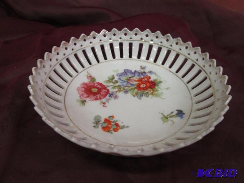 lot 179 image: Bavaria china dish...