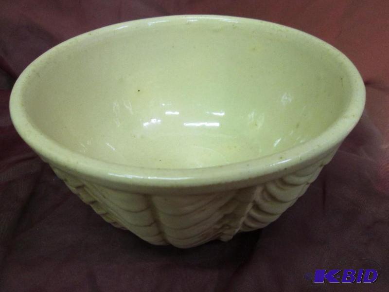 lot 182 image: Tan bowl, 8...