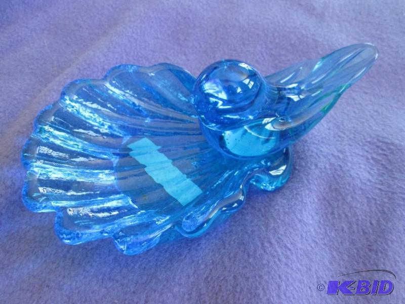 lot 216 image: Bluebird dish, 6...