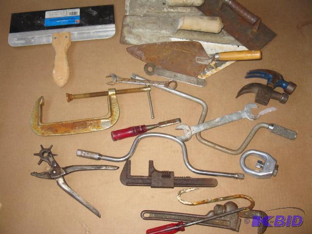 lot 25 image: Large lot of hand tools...