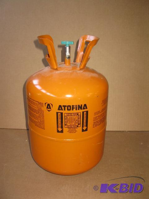 lot 28 image: Atofina Forane Cylinder- has something in it...
