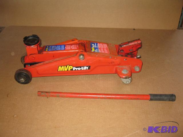 lot 32 image: MVP jack, 2 ton, works...