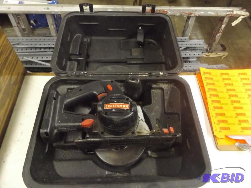 lot 241 image: Craftsman cordless Trim Saw, no battery...