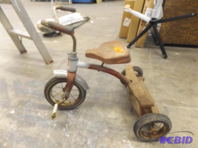 Vintage AMF Junior Tricycle   for Sale in East Grand Forks