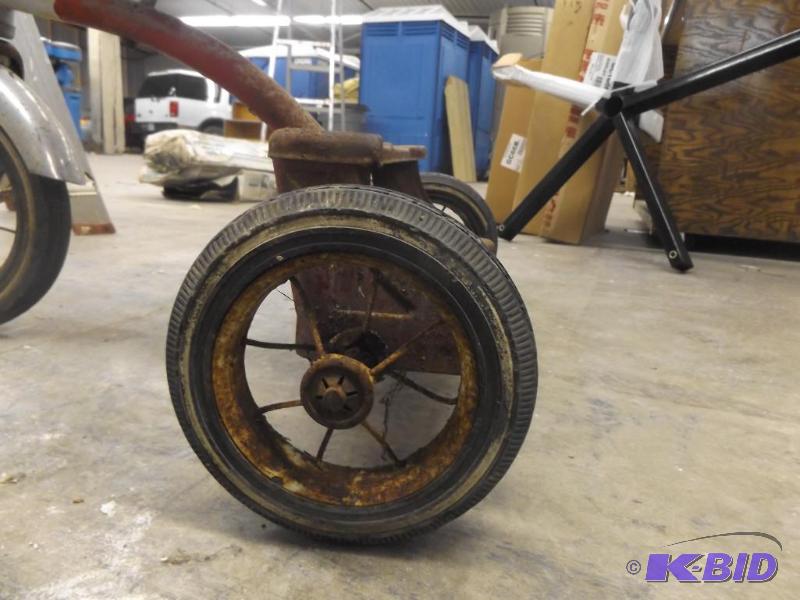 Vintage AMF Junior Tricycle   for Sale in East Grand Forks