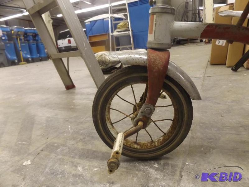 Vintage AMF Junior Tricycle   for Sale in East Grand Forks