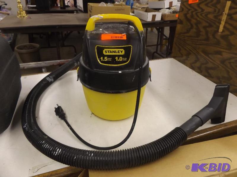 lot 246 image: Stanley 1 gallon shop vac...
