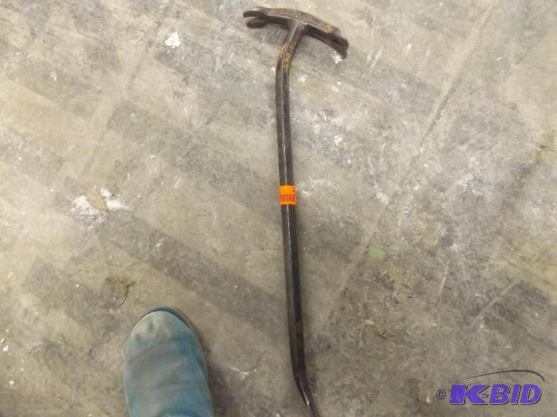 lot 260 image: Wrecking Bar...