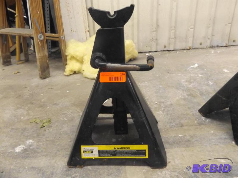 lot 270 image: Larin 6 ton Jack Stand...