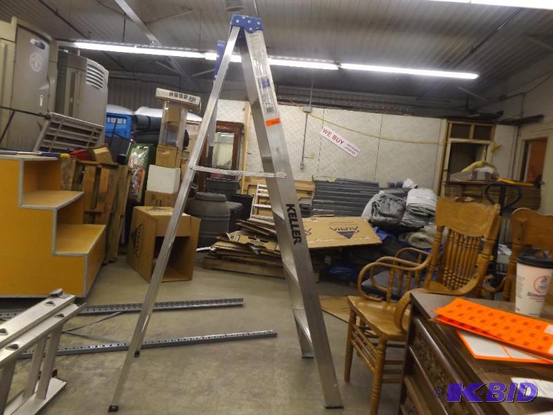lot 274 image: 6 Aluminum A frame ladder...