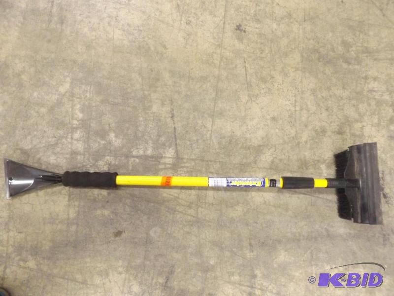 lot 278 image: snowbroom, ice scraper and squeegee, extends ...
