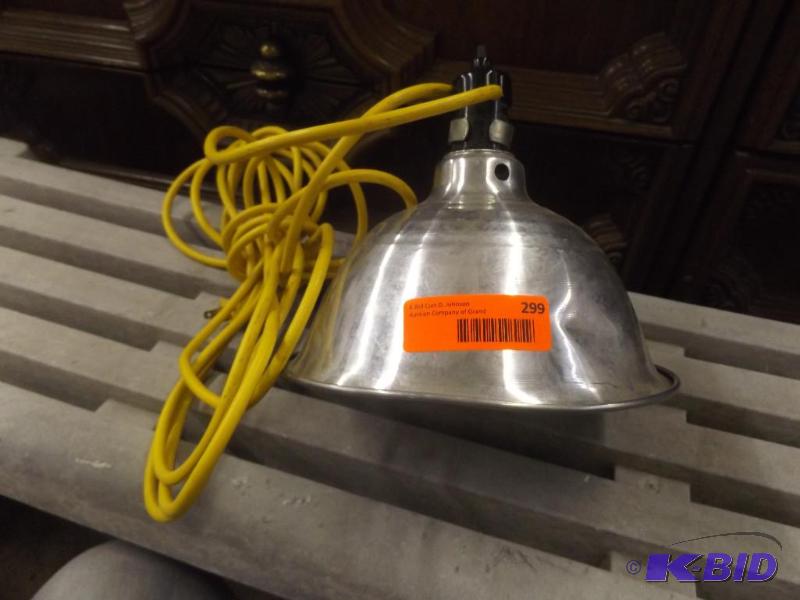 lot 299 image: Clamping Shop Light...