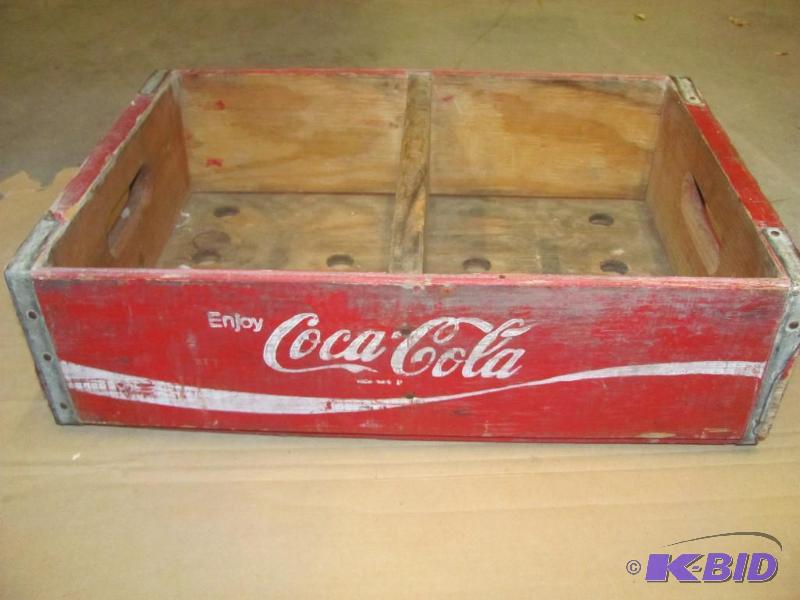 lot 112 image: Wooden COCA-COLA Soda Case. Great looking acc...