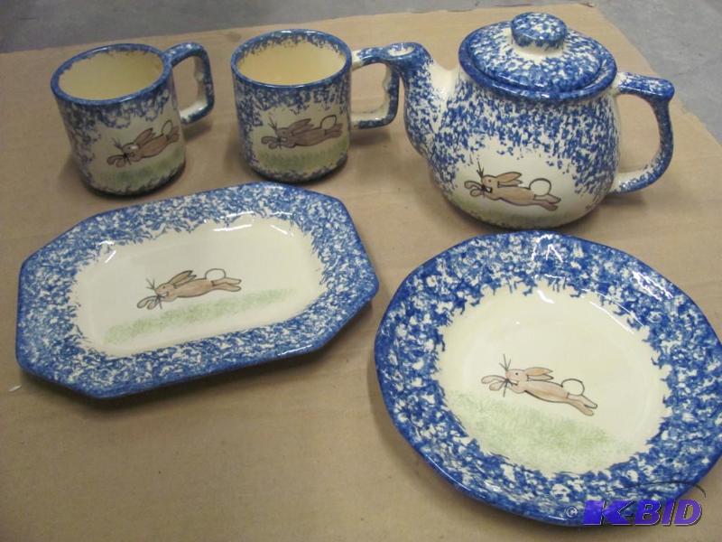 lot 117 image: Not sure who the maker of this dish set iswa...