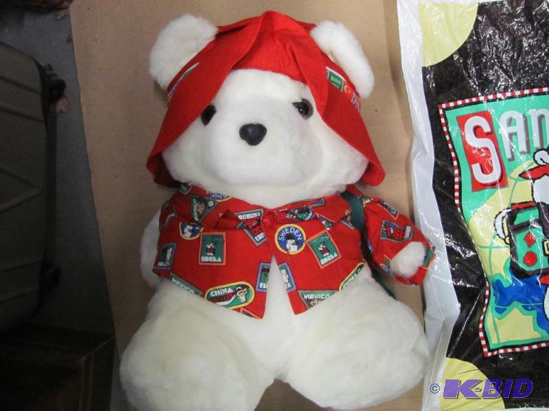 lot 131 image: 1993 Dayton-Hudson Collectible Santa Bear in ...