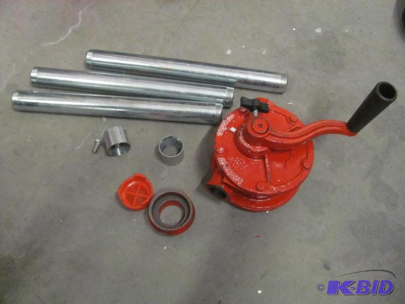 lot 34 image: NEW YUKON TOOL Rotary Hand Pump. Comes with a...