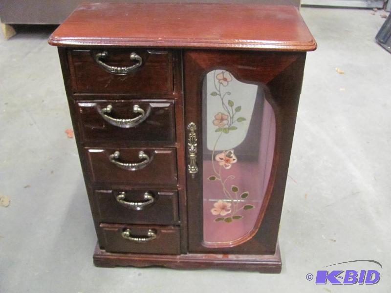 lot 80 image: This Desktop Jewelry Cabinet has five (5) dra...